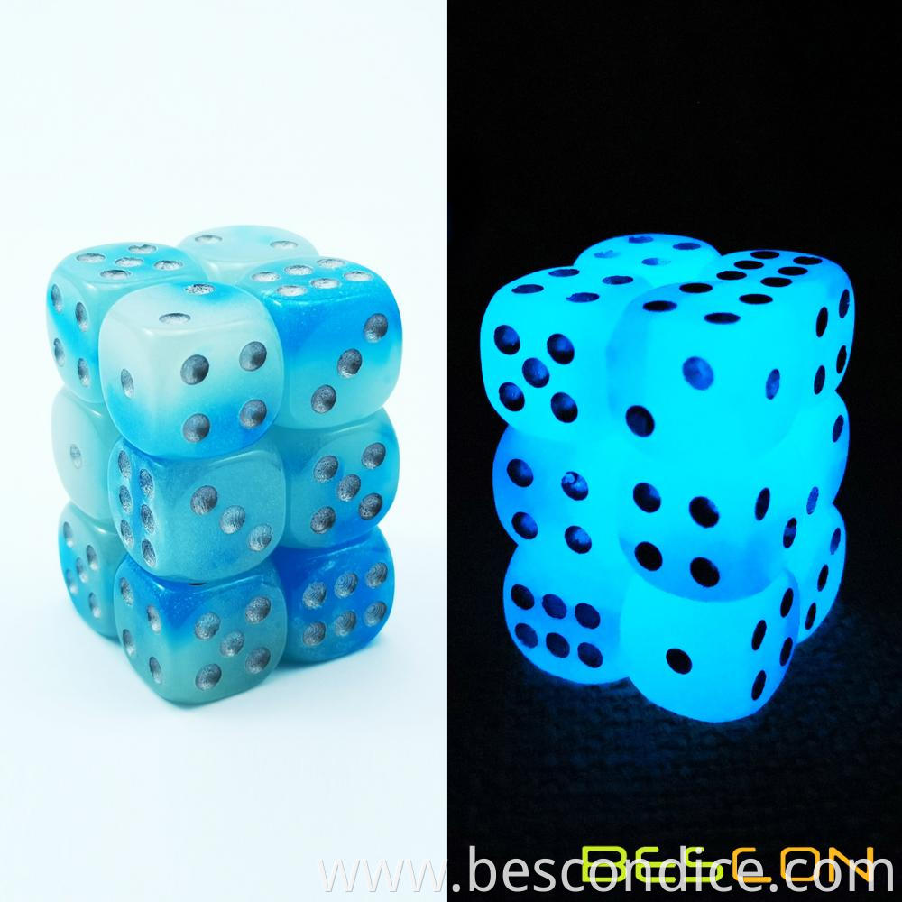 Gemini Glow In The Dark D6 Game Dice Icy Rock 5